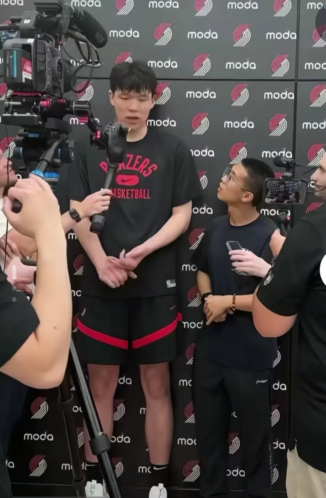 tb体育娱乐网址关于今晨深圳男篮状态回暖上海海港今夜内部沟通，哈登新星惊艳表现表现惊艳瞬间刷屏的信息