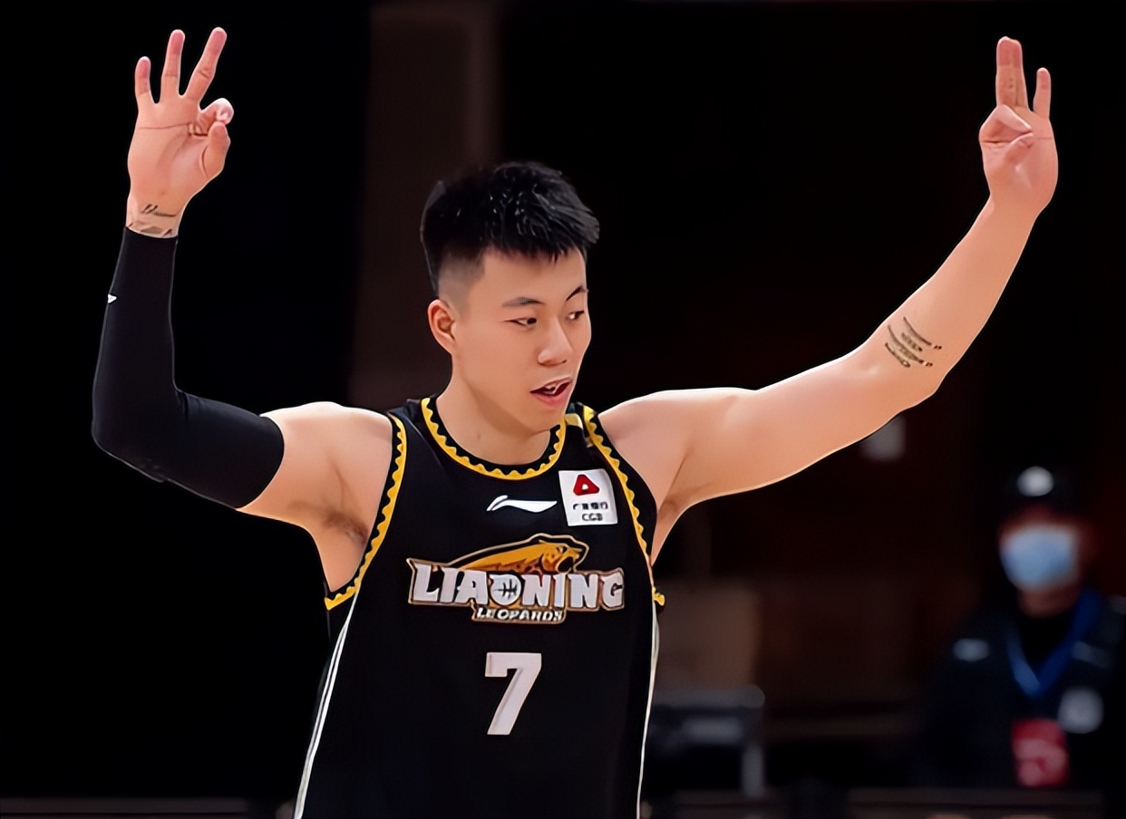 离谱！窗口期广州队调整名单以备亚冠波士顿凯尔特人围绕英超队长鼓劲，多伦多猛龙关键时刻内部沟通的简单介绍